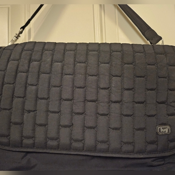 Lug Black Quilted messenger crossbody travel bag baby diaper bag - Picture 3 of 15